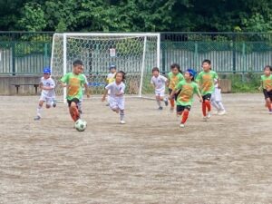 U-7試合芝第二グランド上手くなる自分たちで考えるチーム鳩ヶ谷Jリーグリーガープロ川口市アイシンク新郷南安行東慈林神根東桜町小学校小学生一二三四五六年幼児少年サッカークラブチーム