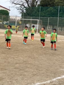 はくつる幼稚園試合上手くなる自分たちで考えるチーム鳩ヶ谷Jリーグリーガープロ川口市アイシンク新郷南安行東慈林神根東桜町小学校小学生一二三四五六年幼児少年サッカークラブチーム