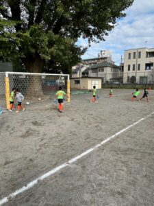 飯塚試合上手くなる自分たちで考えるチーム鳩ヶ谷Jリーグリーガープロ川口市アイシンク新郷南安行東慈林神根東桜町小学校小学生一二三四五六年幼児少年サッカークラブチーム