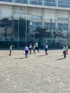 飯塚試合上手くなる自分たちで考えるチーム鳩ヶ谷Jリーグリーガープロ川口市アイシンク新郷南安行東慈林神根東桜町小学校小学生一二三四五六年幼児少年サッカークラブチーム