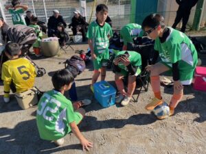 赤井グランドサンタカップ上手くなる自分たちで考えるチーム鳩ヶ谷Jリーグリーガープロ川口市アイシンク新郷南安行東慈林神根東桜町小学校小学生一二三四五六年幼児少年サッカークラブチーム