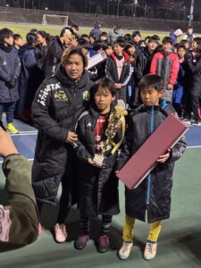 三郷市サッカーフェスティバルU-12大会上手くなる自分たちで考えるチーム鳩ヶ谷Jリーグリーガープロ川口市アイシンク新郷南安行東慈林神根東桜町小学校小学生一二三四五六年幼児少年サッカークラブチーム